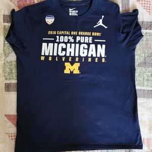 CLOSET CLEAN OUT 2 MICHIGAN SHIRTS   Nike Navy Blue Michigan Wolverines Tee